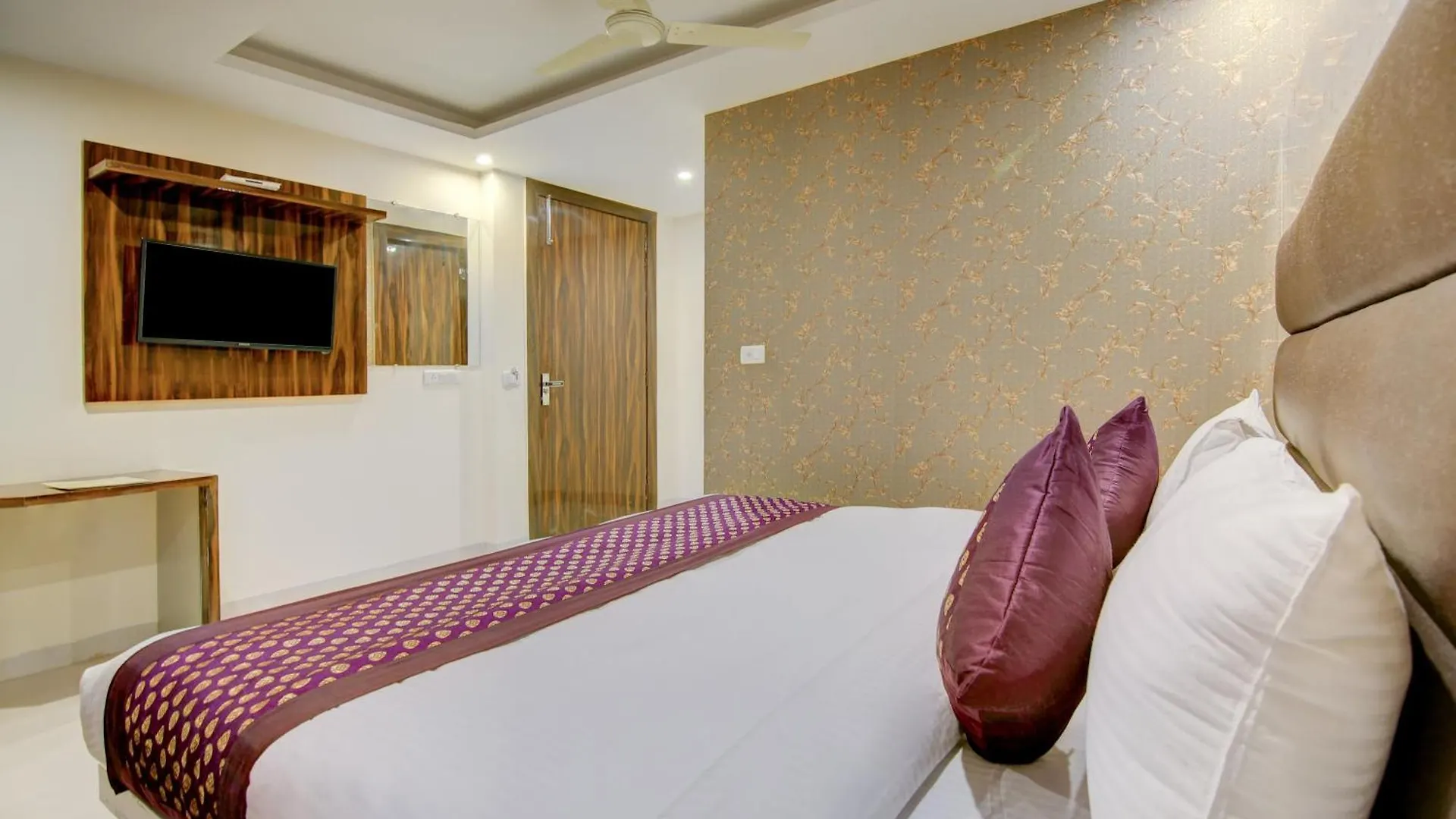 Hotel Smart Signature Delhi Airport New Delhi